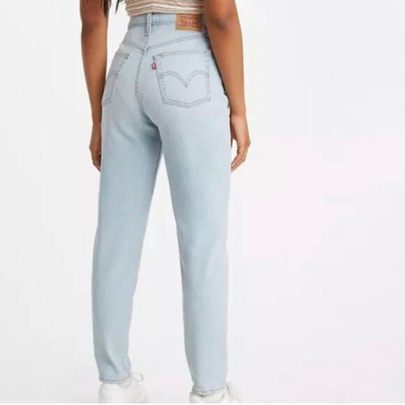 Levi's High Waisted Taper Jeans Light Wash Straight Leg Jeans Size 30 NWT - Picture 1 of 9